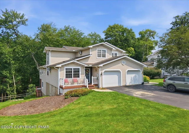3rd image of 714 Garnet Ln, East Stroudsburg, PA 18301 | MLS# PM-143952