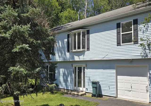 Photo 1 of Single family home for sale at 889 Country Pl Dr, Tobyhanna, PA 18466 | MLS# PM-143977 | Listing updated on 2026-08-17