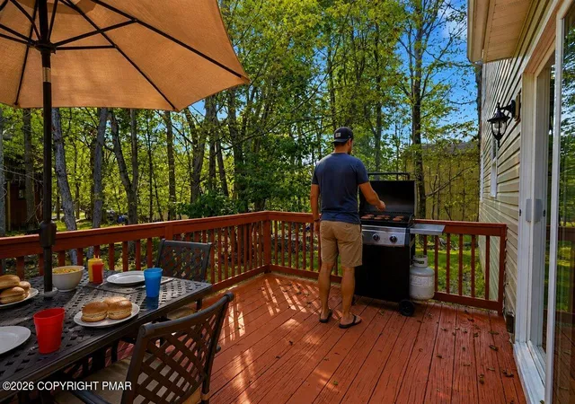 3rd image of 1070 Country Pl Dr, Tobyhanna, PA 18466 | MLS# PM-143978
