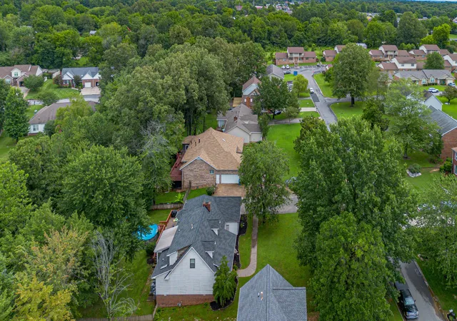 Photo 3 of Sale Pending at 3725 Jenn Ln, Paducah, KY 42001 | MLS# 26019050 | Listing updated on 2026-08-28