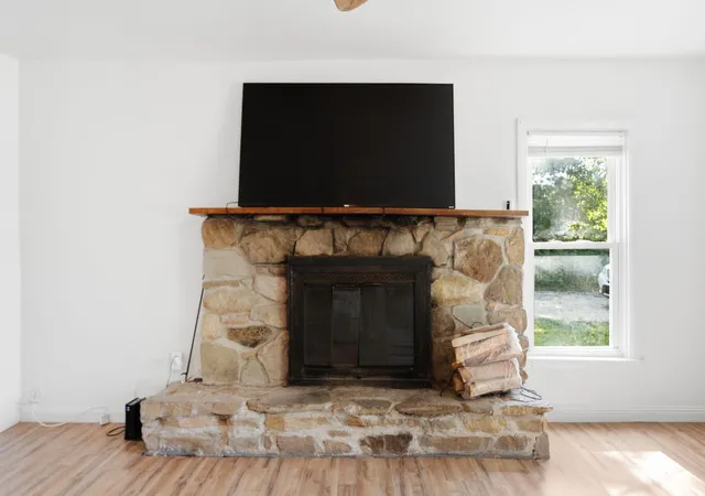 Photo 3 of Single family home for sale at 1040 Big Hl Rd, Berea, KY 40403 | MLS# 26021317 | Listing updated on 2026-10-05