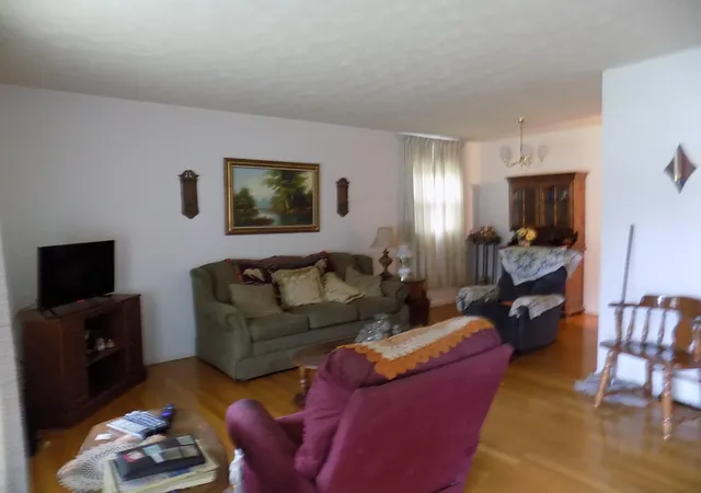 4th image of 1811 Raleigh Rd, Lexington, KY 40505 | MLS# 26021297