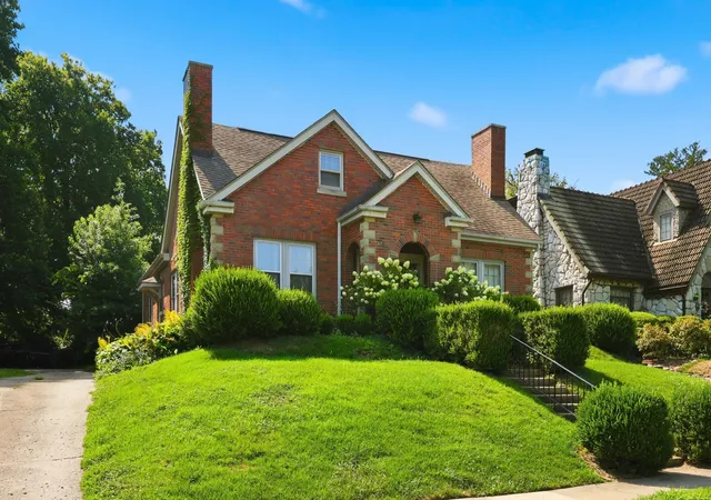 2nd image of 304 306 Ridgeway Rd, Lexington, KY 40502 | MLS# 26021342