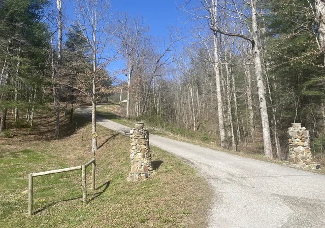 5th image of 11598 Red Lick Rd, Irvine, KY 40336 | MLS# 26021405