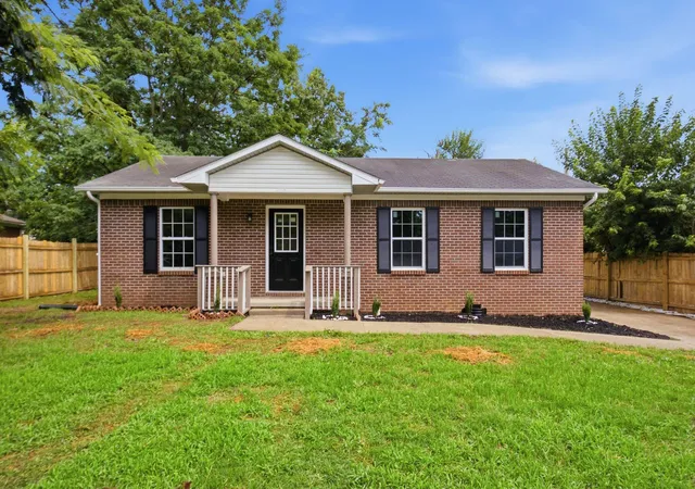 Photo 1 of Single family home for sale at 204 Green St, Nicholasville, KY 40356 | MLS# 26021466 | Listing updated on 2026-08-08