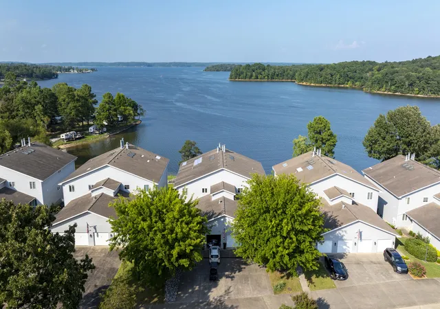 Listing Photo 5 - Condo for sale in building located at 191 Big Bear Resort Rd, Benton, KY 42025 - Unit #5B