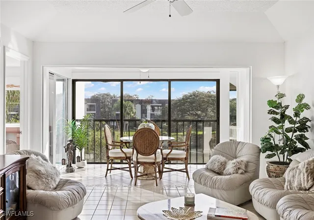 Listing Photo 4 - Condo for sale in building located at 1530 Oyster Catcher Pt, Naples, FL 34105 - Unit #1530C
