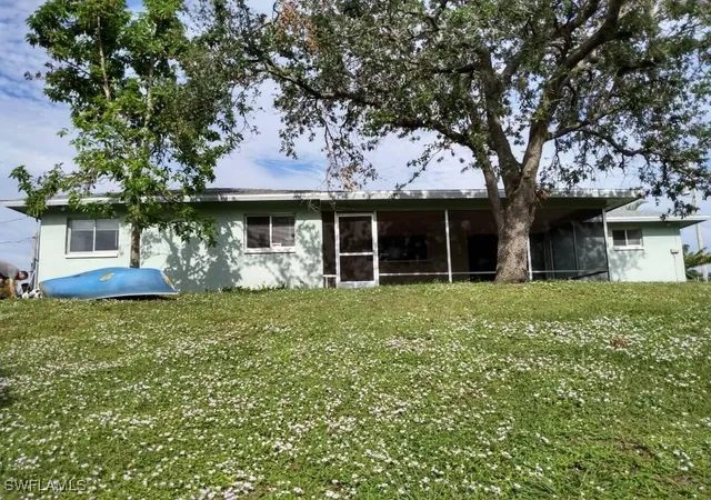 Photo 3 of Single family home for sale at 847 Hydrangea Dr, North Fort Myers, FL 33903 | MLS# 225033490 | Listing updated on 2026-08-24