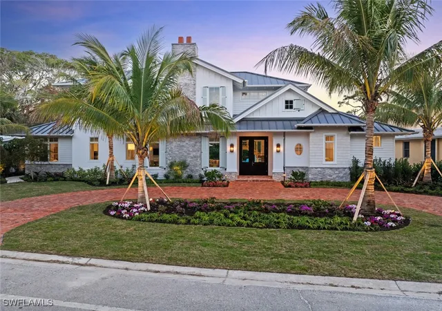 Photo 2 of Single family home for sale at 690 7th Ave N, Naples, FL 34102 | MLS# 224028308 | Listing updated on 2026-08-30