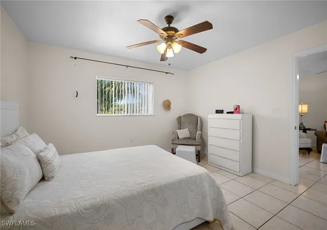 Listing Photo 5 - Condo for sale in building located at 144 Cypress Wy E, Naples, FL 34110 - Unit #707
