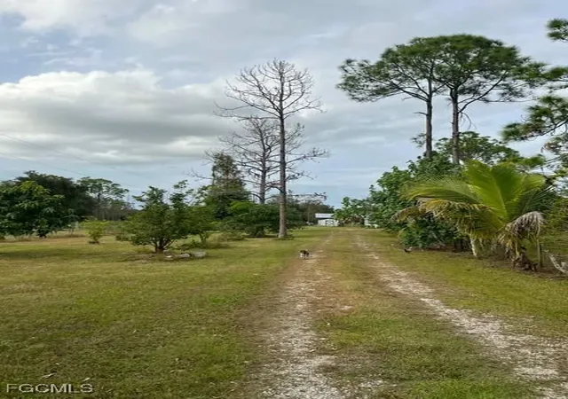 Manufactured home for sale at 17181 Katydid Ln, Fort Myers, FL 33913 | MLS# 224105055