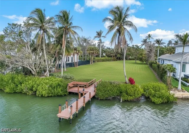 Photo 2 of Sale Pending at 286 Spring Line Dr, Naples, FL 34102 | MLS# 225020457 | Listing updated on 2026-08-27