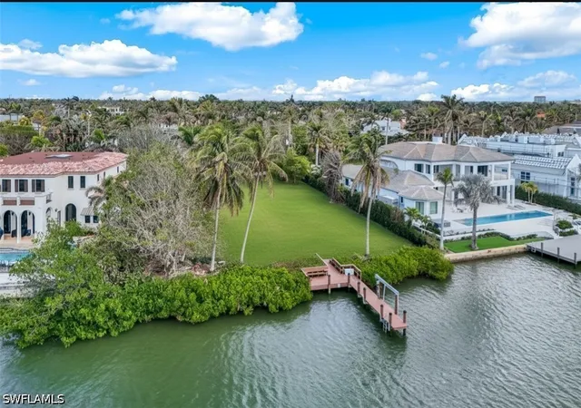Photo 4 of Sale Pending at 286 Spring Line Dr, Naples, FL 34102 | MLS# 225020457 | Listing updated on 2026-08-27