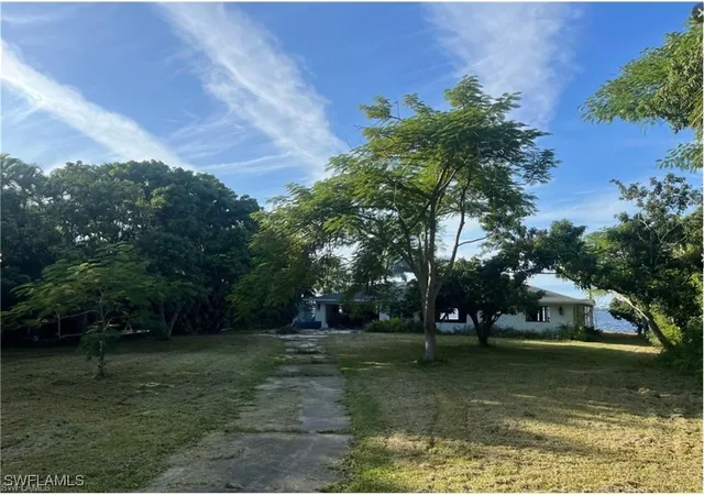 4th image of 4449 E Riverside Dr, Fort Myers, FL 33905 | MLS# 225030425