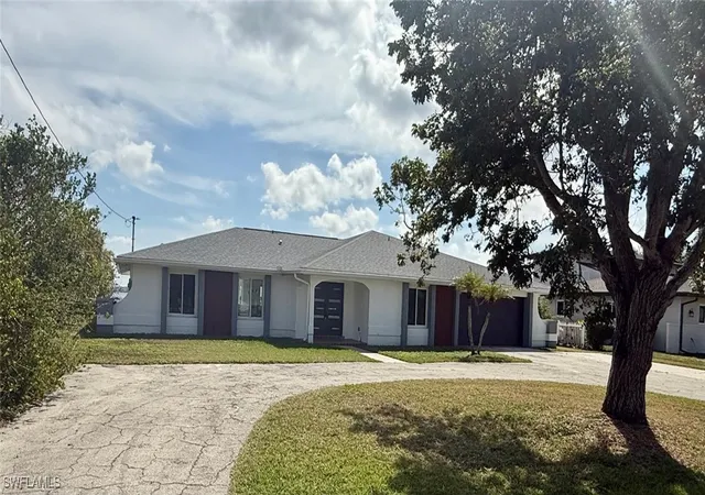 Photo 2 of Sale Pending at 111 E North Shore Ave, North Fort Myers, FL 33917 | MLS# 225020972 | Listing updated on 2026-08-28
