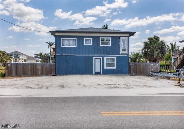Listing Photo 3 - Condo for sale in building located at 340 Crescent St, Fort Myers Beach, FL 33931