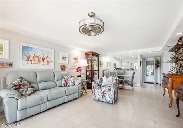 Listing Photo 4 - Condo for sale in building located at 190 Pebble Bch Blvd, Naples, FL 34113 - Unit #103