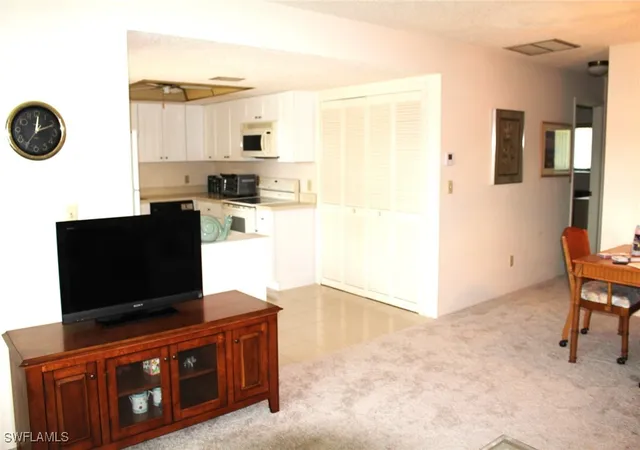 Listing Photo 5 - Condo for sale in building located at 4103 Se 19Th Ave, Cape Coral, FL 33904 - Unit #206