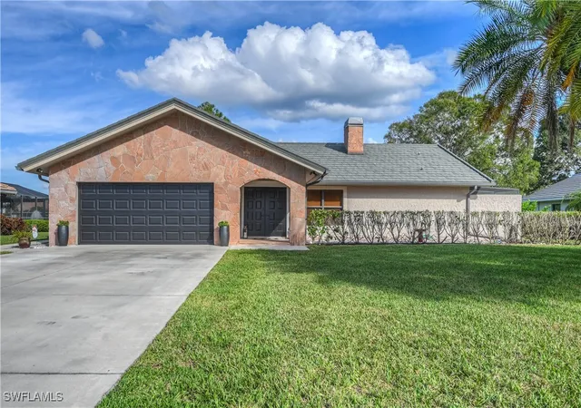 Photo 3 of Single family home for sale at 427 Torrey Pines Pt, Naples, FL 34113 | MLS# 224037668 | Listing updated on 2026-08-30