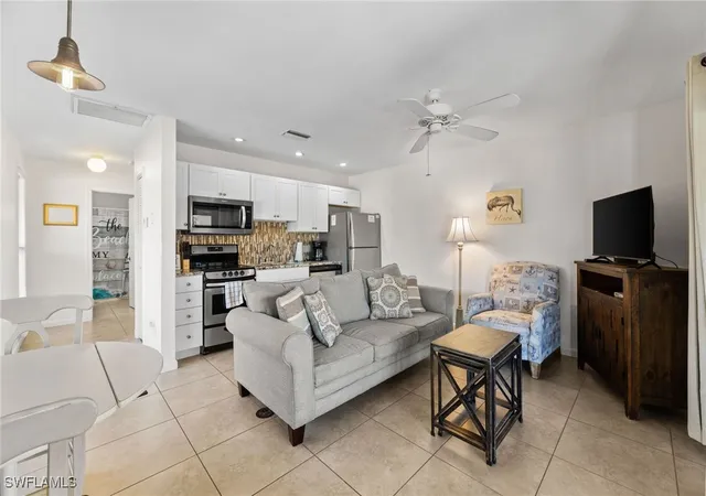 Photo 3 of Townhouse for sale at 1811 Olde Middle Gulf Dr #10, Sanibel, FL 33957 | MLS# 225019377 | Listing updated on 2026-08-20