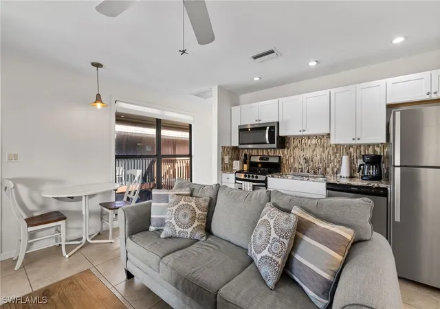 Photo 4 of Townhouse for sale at 1811 Olde Middle Gulf Dr #10, Sanibel, FL 33957 | MLS# 225019377 | Listing updated on 2026-08-20