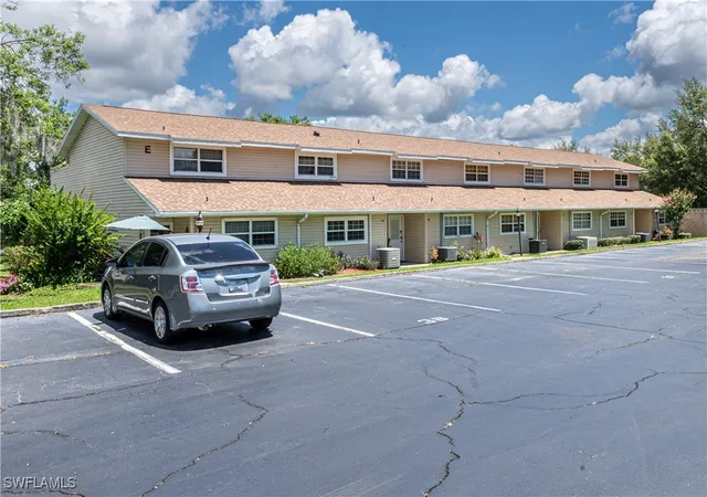 Photo 2 of Townhouse for sale at 11001 Se Sunset Harbor Rd #34, Summerfield, FL 34491 | MLS# 225004279 | Listing updated on 2026-08-26