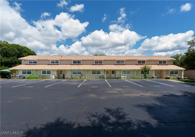 Photo 3 of Townhouse for sale at 11001 Se Sunset Harbor Rd #34, Summerfield, FL 34491 | MLS# 225004279 | Listing updated on 2026-08-26
