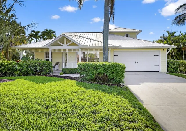 Photo 2 of Sale Pending at 4235 Sw 20th Ave, Cape Coral, FL 33914 | MLS# 2025003259 | Listing updated on 2026-08-17