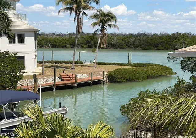 Photo 4 of Single family home for sale at 6014 Cypress Ln, Bonita Springs, FL 34134 | MLS# 2025005831 | Listing updated on 2026-08-24