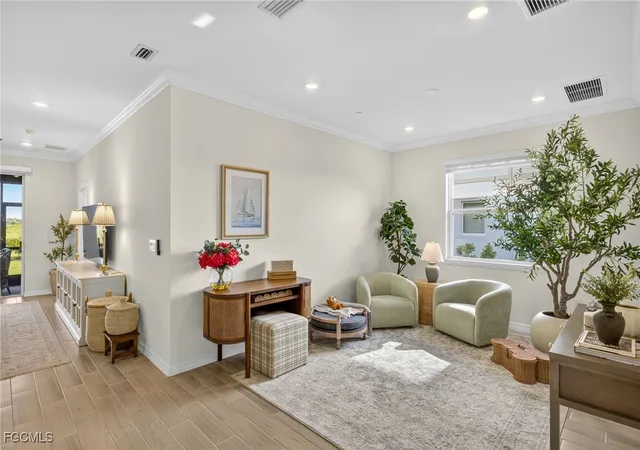Listing Photo 4 - Condo for sale in building located at 11861 Venetian Lagoon Dr, Fort Myers, FL 33913 - Unit #104