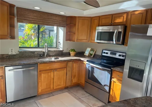 Photo 4 of Townhouse for sale at 1709 Bent Tree Cir, Fort Myers, FL 33907 | MLS# 2025007139 | Listing updated on 2026-08-17