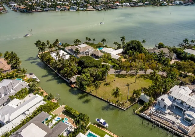 Photo 4 of Land for sale at 930 18th Avenue S, Naples, FL 34102 | MLS# 225068501 | Listing updated on 2026-08-21