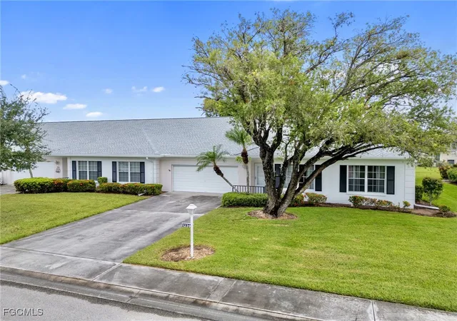 Photo 2 of Townhouse for sale at 1239 Broadwater Dr, Fort Myers, FL 33919 | MLS# 2025010720 | Listing updated on 2026-08-24