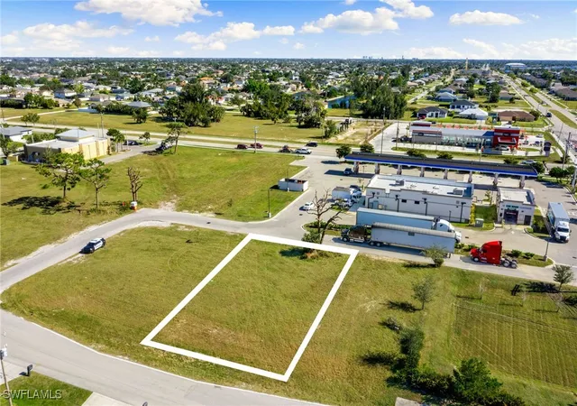 Photo 4 of House for sale at 1523 SW 16th Court, Cape Coral, FL 33991 | MLS# 225073307 | Listing updated on 2026-03-31