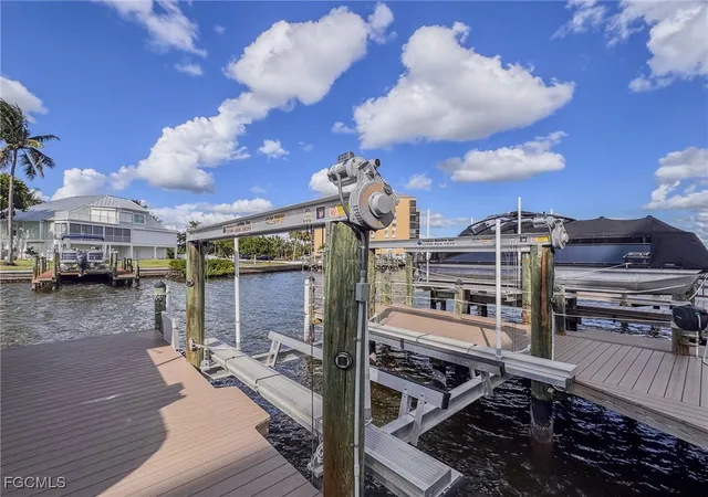 Photo 3 of House for sale at Docks 15 & 16 - 4341 Bay Beach Ln, Fort Myers Beach, FL 33931 | MLS# 2025013313 | Listing updated on 2026-08-17