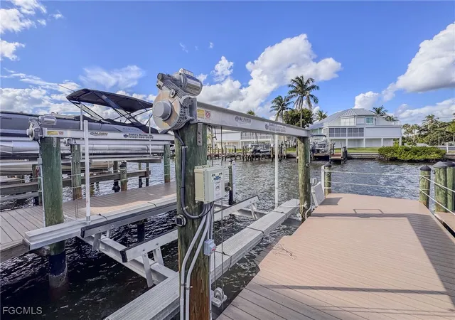 Photo 4 of House for sale at Docks 15 & 16 - 4341 Bay Beach Ln, Fort Myers Beach, FL 33931 | MLS# 2025013313 | Listing updated on 2026-08-17