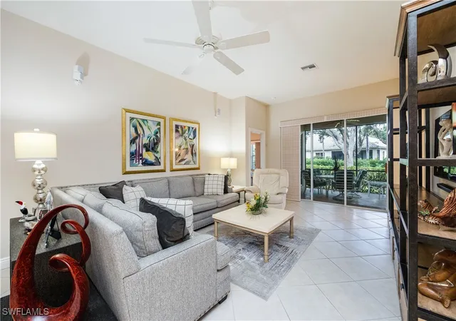 Listing Photo 4 - Condo for sale in building located at 913 Vistana Cir, Naples, FL 34119 - Unit #7