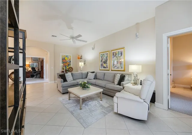 Listing Photo 5 - Condo for sale in building located at 913 Vistana Cir, Naples, FL 34119 - Unit #7