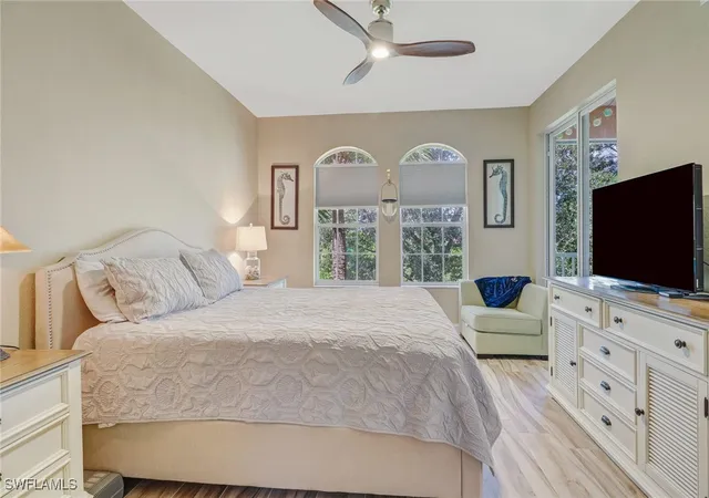 Listing Photo 4 - Condo for sale in building located at 10037 Heather Ln, Naples, FL 34119 - Unit #403