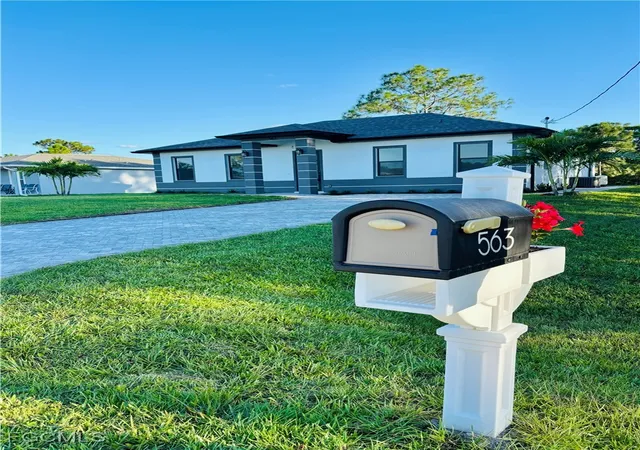 Photo 2 of Single family home for sale at 563 Oakshire Ln, Lehigh Acres, FL 33972 | MLS# 2025015984 | Listing updated on 2026-08-21