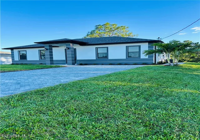 Photo 3 of Single family home for sale at 563 Oakshire Ln, Lehigh Acres, FL 33972 | MLS# 2025015984 | Listing updated on 2026-08-21