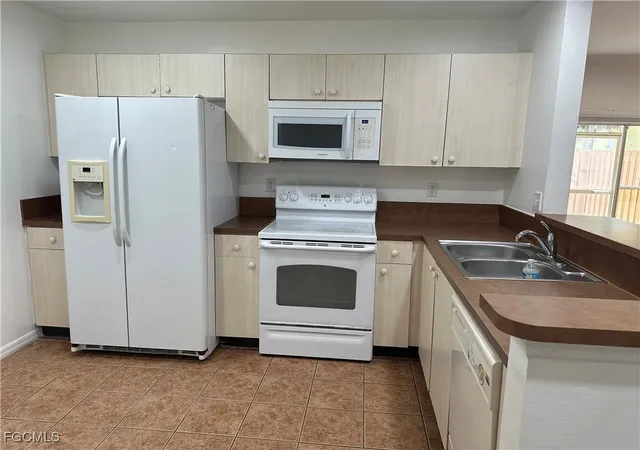 Photo 3 of Condo for sale at 4225 Bellasol Cir #1612, Fort Myers, FL 33916 | MLS# 2025016782 | Listing updated on 2026-09-23