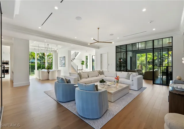 Photo 3 of Single family home for sale at 285 Central Ave, Naples, FL 34102 | MLS# 225073939 | Listing updated on 2026-08-30