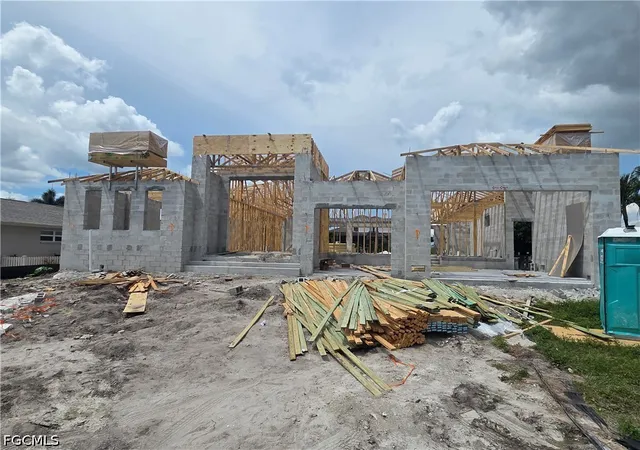 Photo 2 of Single family home for sale at 139 Sw 53rd St, Cape Coral, FL 33914 | MLS# 2025018843 | Listing updated on 2026-08-24
