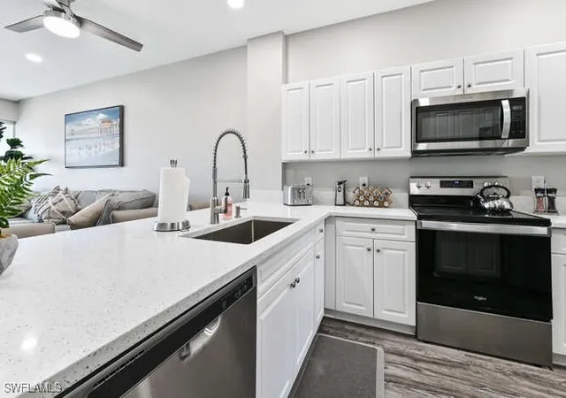 Listing Photo 4 - Condo for sale in building located at 7935 Mahogany Run Ln, Naples, FL 34113 - Unit #725