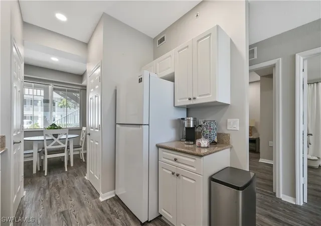 Listing Photo 4 - Condo for sale in building located at 7915 Mahogany Run Ln, Naples, FL 34113 - Unit #1115
