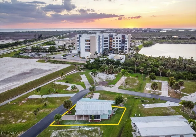 Photo 2 of Manufactured home for sale at 13670 Dowitcher Dr, Fort Myers, FL 33908 | MLS# 2025019196 | Listing updated on 2026-08-18