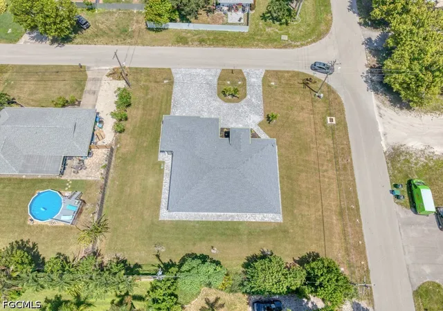 Photo 4 of Single family home for sale at 1510 SE 35th Street, Cape Coral, FL 33904 | MLS# 2025020700 | Listing updated on 2026-08-30