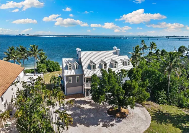 Photo 2 of Single family home for sale at 1069 Bird Ln, Sanibel, FL 33957 | MLS# 225063700 | Listing updated on 2026-08-20