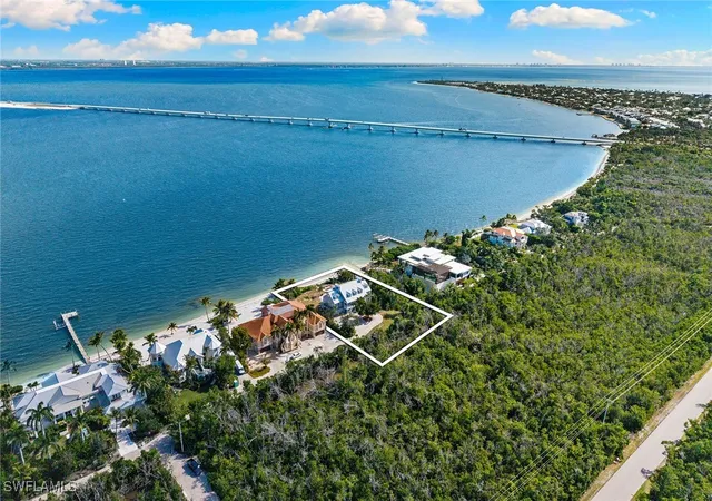 Photo 3 of Single family home for sale at 1069 Bird Ln, Sanibel, FL 33957 | MLS# 225063700 | Listing updated on 2026-08-20